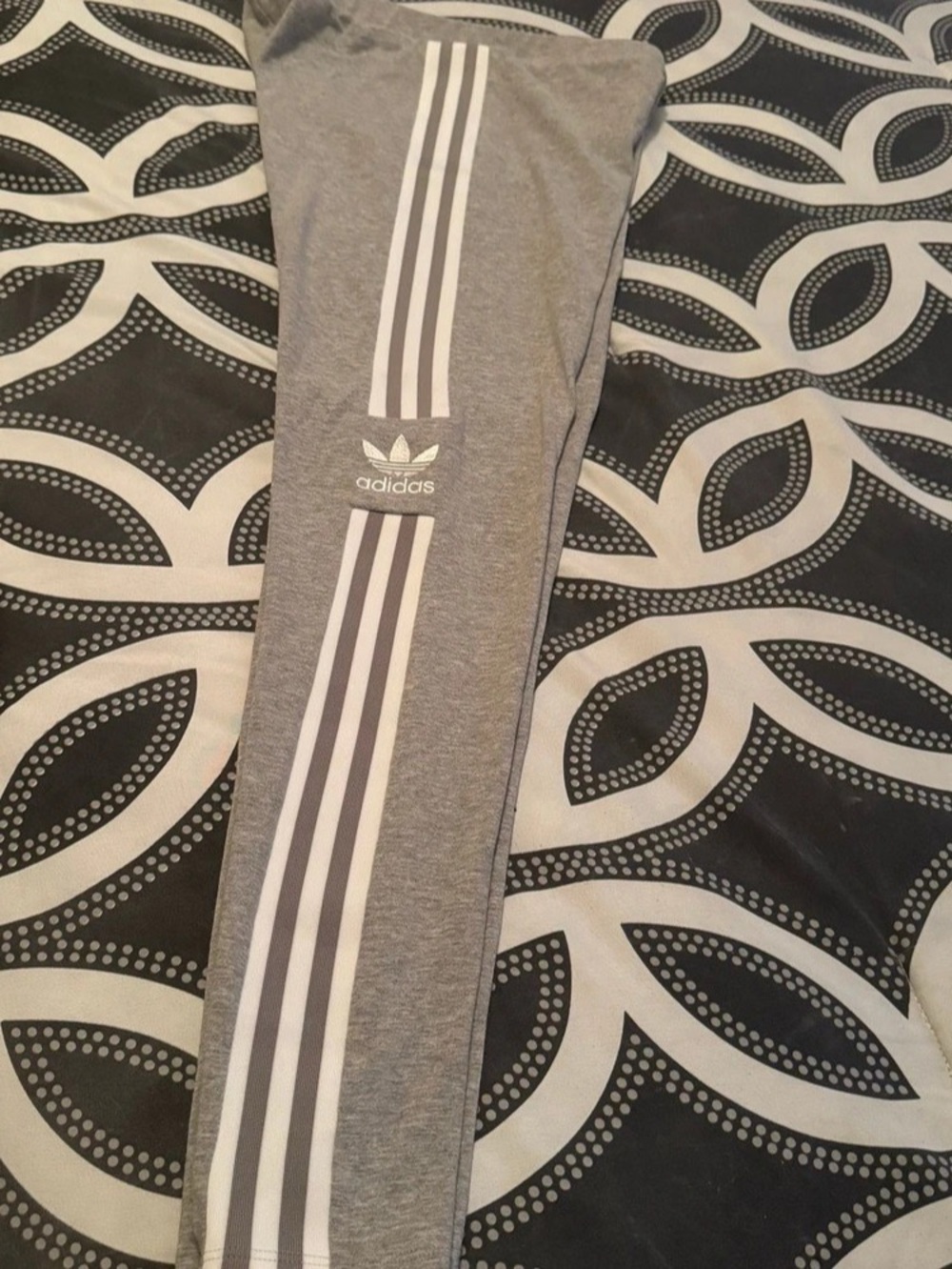 adidas Essentials 3-Stripes Leggings Gray & White Medium